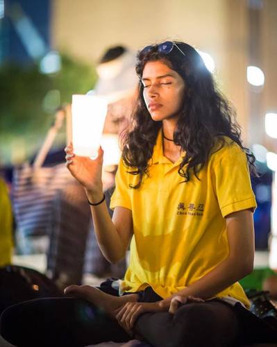 Njujorško bdijenje sa svijećama u spomen na Falun Gong praktikante koji su izgubili svoje živote tijekom progona u Kini. Zaslugom: Benjamin Chasteen za Epoch Times